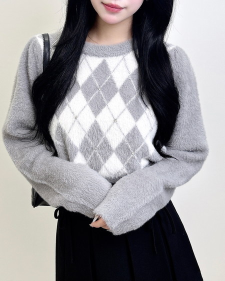 ビジュ付アーガイル柄フェザーニット