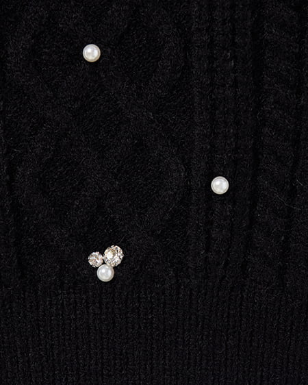 INGNI(イング) ビジューパール付きもちもちケーブルニット クロ