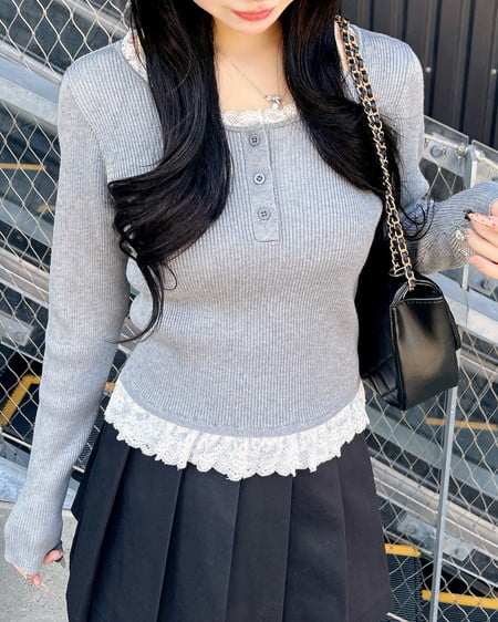 フリルレース付ヘンリーネックニット