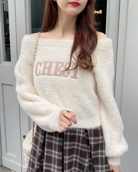 オフショルレザーロゴ貼付シャギーニット