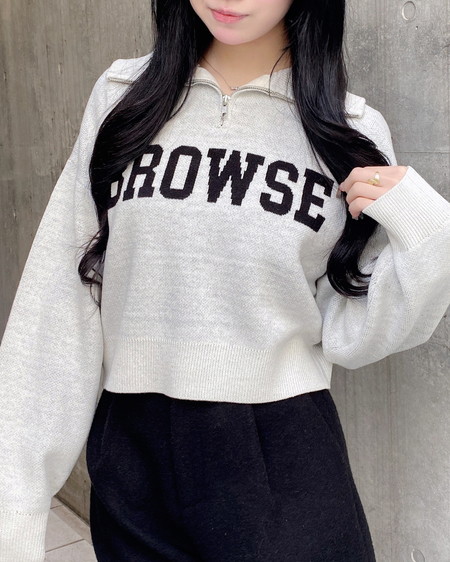 ハーフジップショート丈ロゴニット