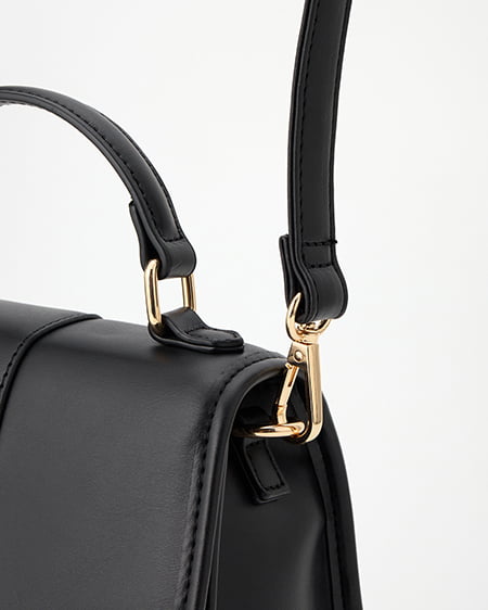 INGNI（イング） エンブレム付ショルダーバッグ ｸﾛ