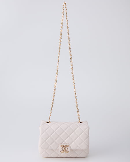 INGNI（イング） エンブレム付キルティングショルダーバッグ ｵﾌﾎﾜｲﾄ