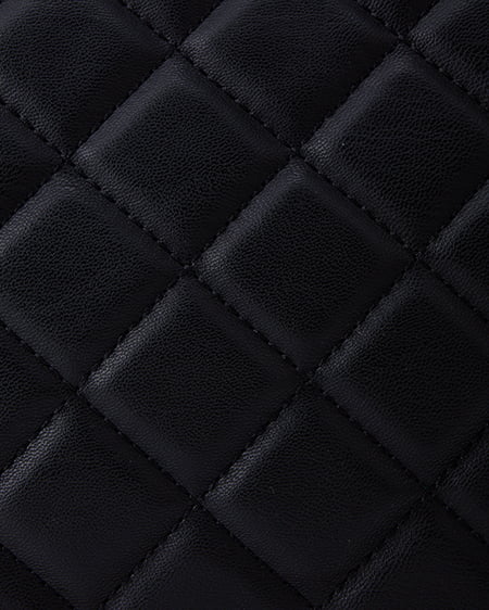 INGNI（イング） エンブレム付キルティングショルダーバッグ ｸﾛ