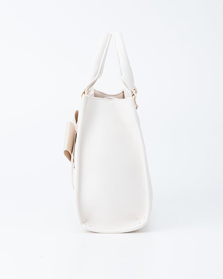 INGNI（イング） リボン付キルティングスクエアバッグ ｵﾌﾎﾜｲﾄ