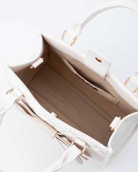 INGNI（イング） リボン付キルティングスクエアバッグ ｵﾌﾎﾜｲﾄ