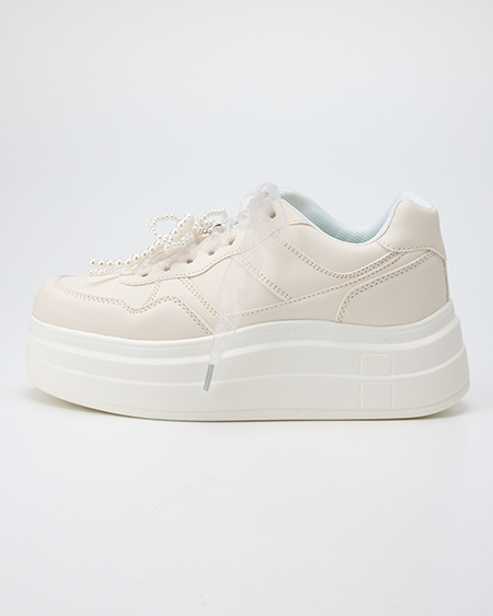 INGNI(イング) プラットフォームコートスニーカー オフホワイト