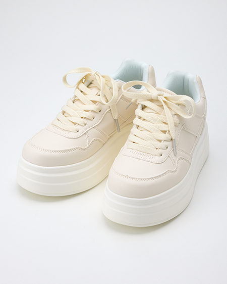 INGNI(イング) プラットフォームコートスニーカー オフホワイト