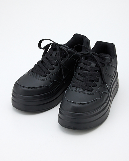 INGNI（イング） プラットフォームコートスニーカー ｸﾛ