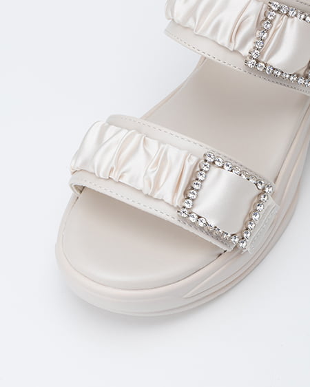 INGNI（イング） 厚底ビジューバックルサンダル ｱｲﾎﾞﾘｰ