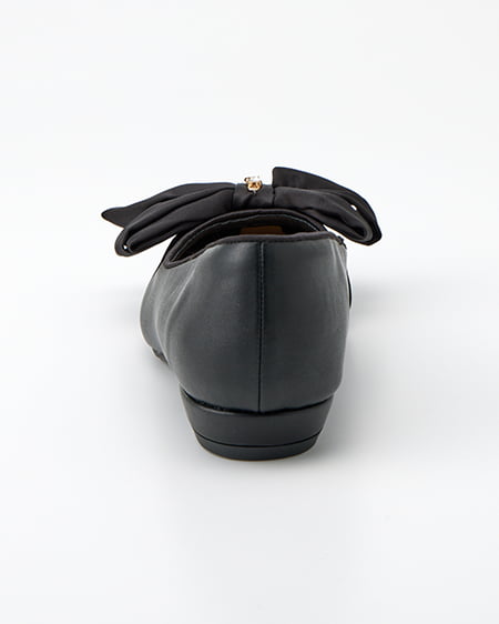 INGNI（イング） パールビジュー付きリボンパンプス ｸﾛ