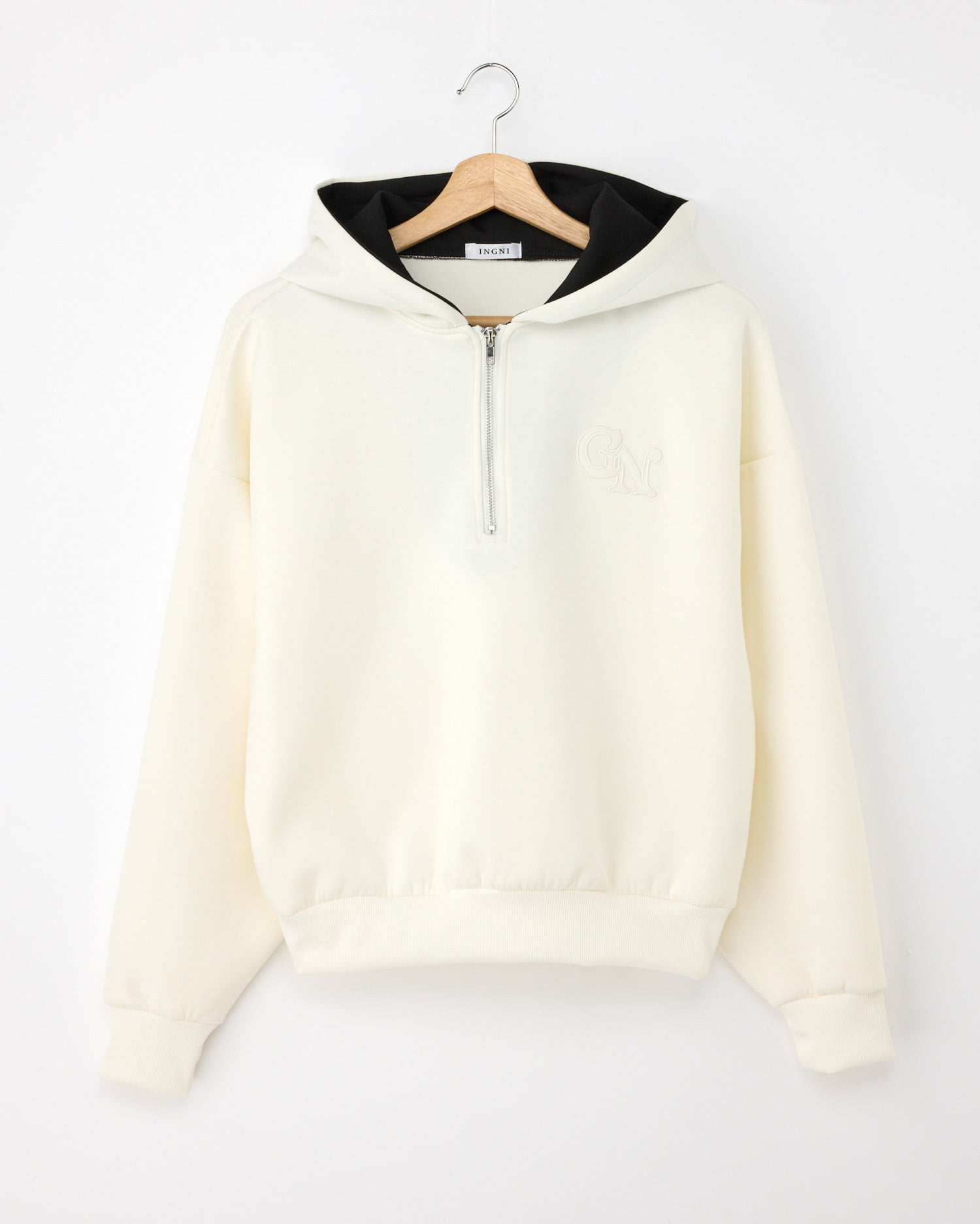 ダンボールハーフジップ胸刺繡ロゴパーカー