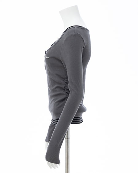 INGNI（イング） 胸プレート付レイヤード風トップス ﾁｬｺｰﾙｸﾞﾚｰ