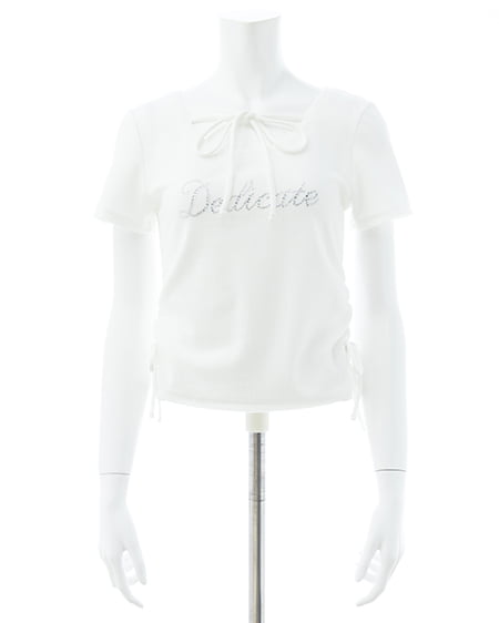 INGNI（イング） サイドギャザーリボンラインストーンロゴリブトップス ｵﾌﾎﾜｲﾄ