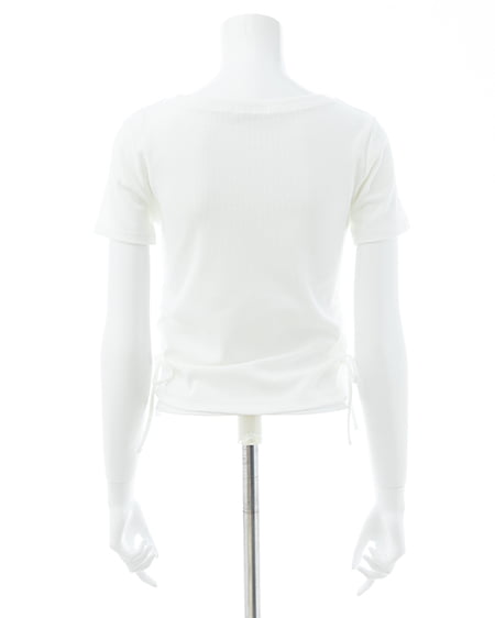 INGNI（イング） サイドギャザーリボンラインストーンロゴリブトップス ｵﾌﾎﾜｲﾄ