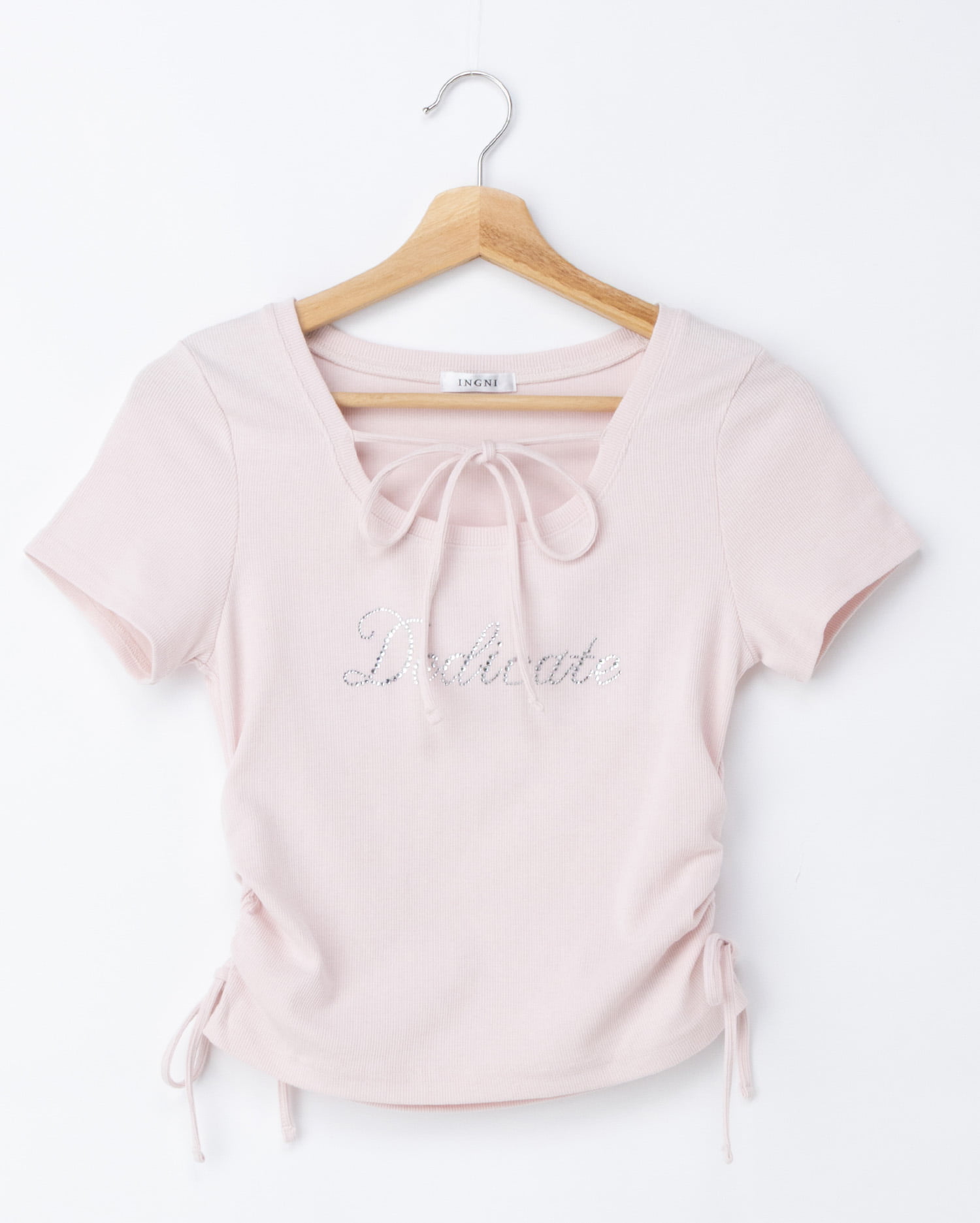 サイドギャザーリボンラインストーンロゴリブトップス