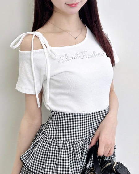 ワンショル肩リボンロゴリブトップス