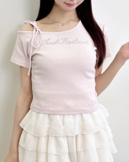 ワンショル肩リボンロゴリブトップス