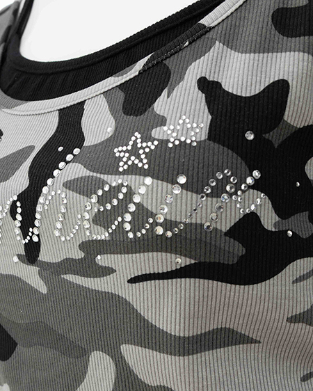 INGNI（イング） メイサイレイヤードラインストーンロゴトップス ｸﾞﾚｰ/ｸﾛ