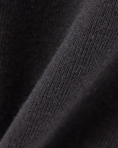 INGNI（イング） ラインストーン飛ばしロゴサイドギャザーTシャツ ｸﾛ