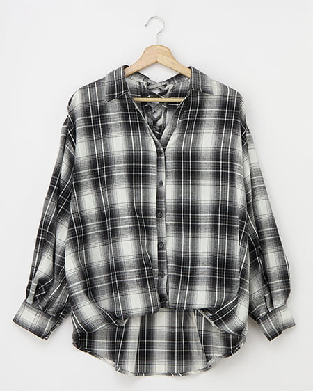 バックレースアップチェック柄裾タックシャツ