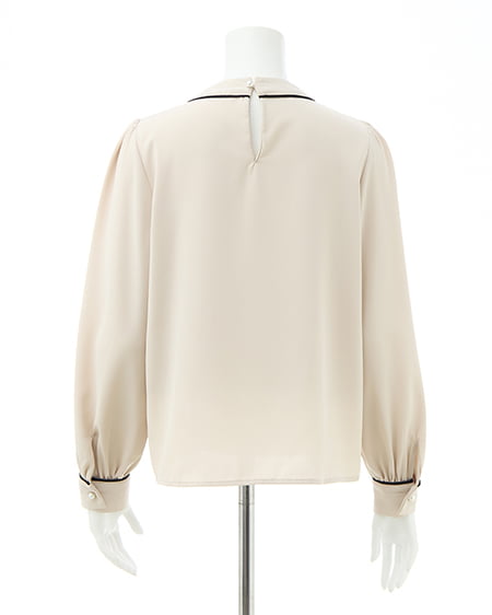 INGNI（イング） パールチェーン付トロミブラウス ﾍﾞｰｼﾞｭ/ｸﾛ