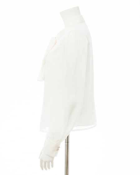 INGNI（イング） シアーボウタイブラウス ｵﾌﾎﾜｲﾄ