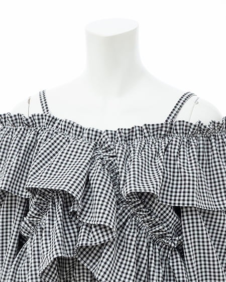 INGNI（イング） クロスフリルオフショルブラウス ｸﾛ/ｷﾞﾝｶﾞﾑ