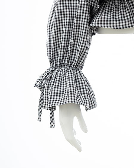 INGNI（イング） クロスフリルオフショルブラウス ｸﾛ/ｷﾞﾝｶﾞﾑ