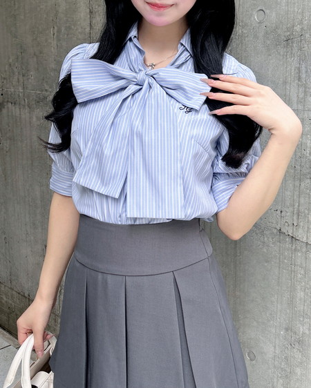 【一部カラー予約受付中】【WEB限定カラーあり】胸刺繍ボウタイ半袖ブラウス