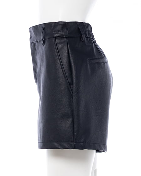 INGNI（イング） フェイクレザーショートパンツ／A ｸﾛ