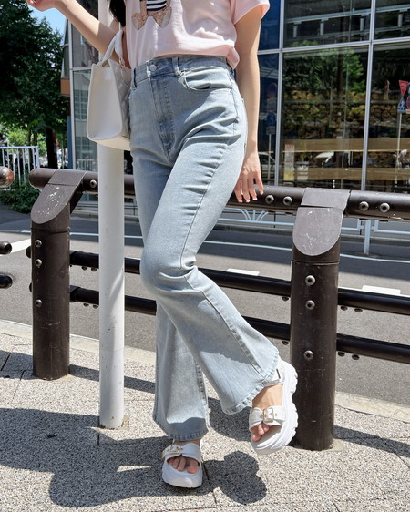 グリッターラメフレアデニムパンツ