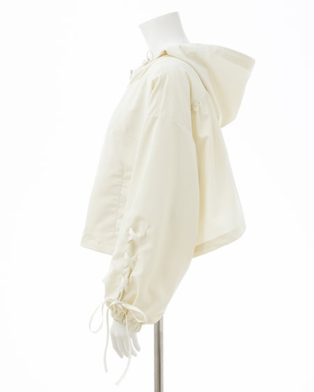 INGNI（イング） 袖レースアップクロップド丈マウンテンパーカー ｱｲﾎﾞﾘｰ