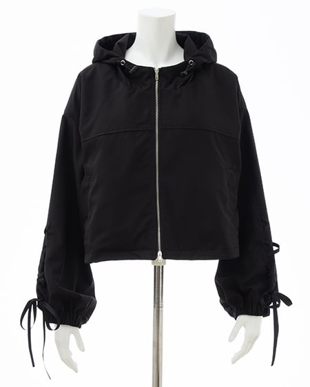 INGNI（イング） 袖レースアップクロップド丈マウンテンパーカー ｸﾛ