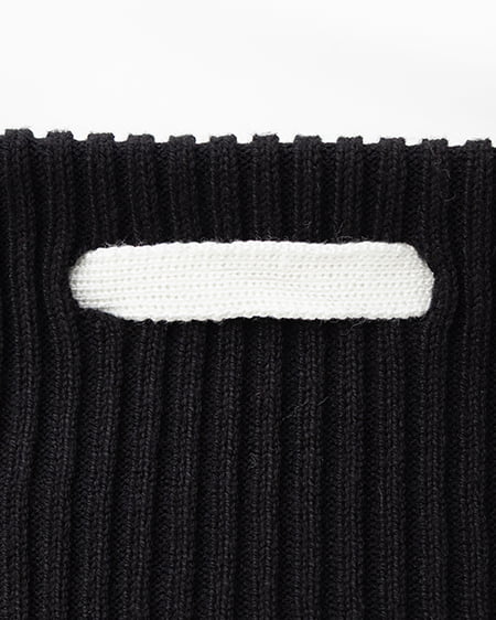 INGNI(イング) リボンオフショルフレアスリーブニット クロ/オフホワイト