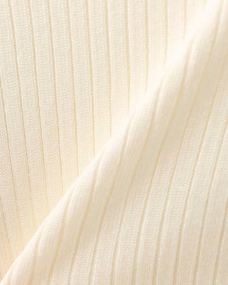 INGNI（イング） イニシャルビジューロゴ半袖リブニット ｵﾌﾎﾜｲﾄ