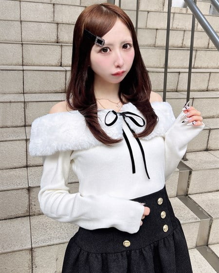 リボン付フェイクファーオフショルニット