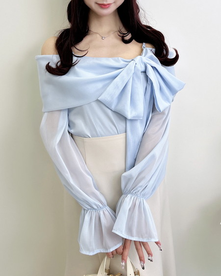 【WEB限定】シアーオフショルリボンブラウス