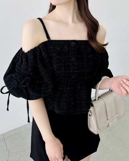【3／18 2時までの限定価格】【WEB限定】ツイードペプラムオフショルブラウス