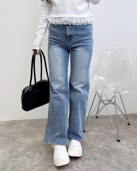 【9／16までの限定価格】ポケット刺繍フレアデニムパンツ