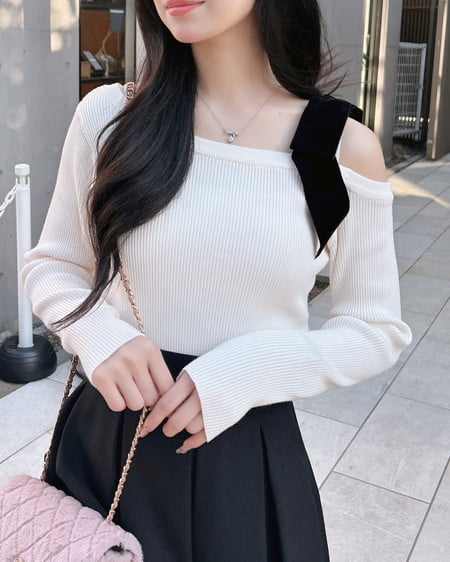 【WEB限定】リブワンショルベロアリボンニット