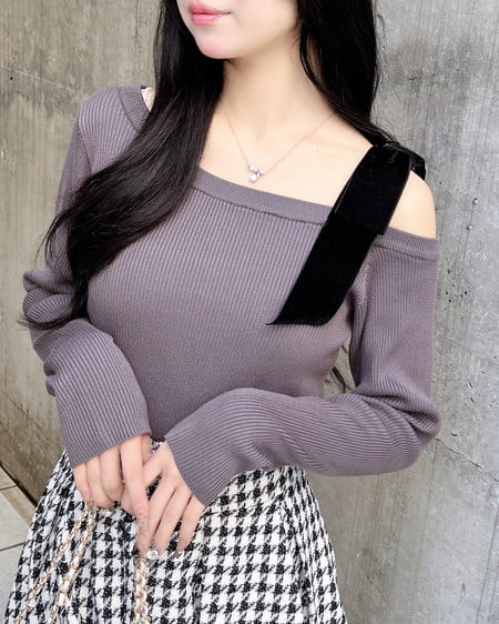 【WEB限定】リブワンショルベロアリボンニット