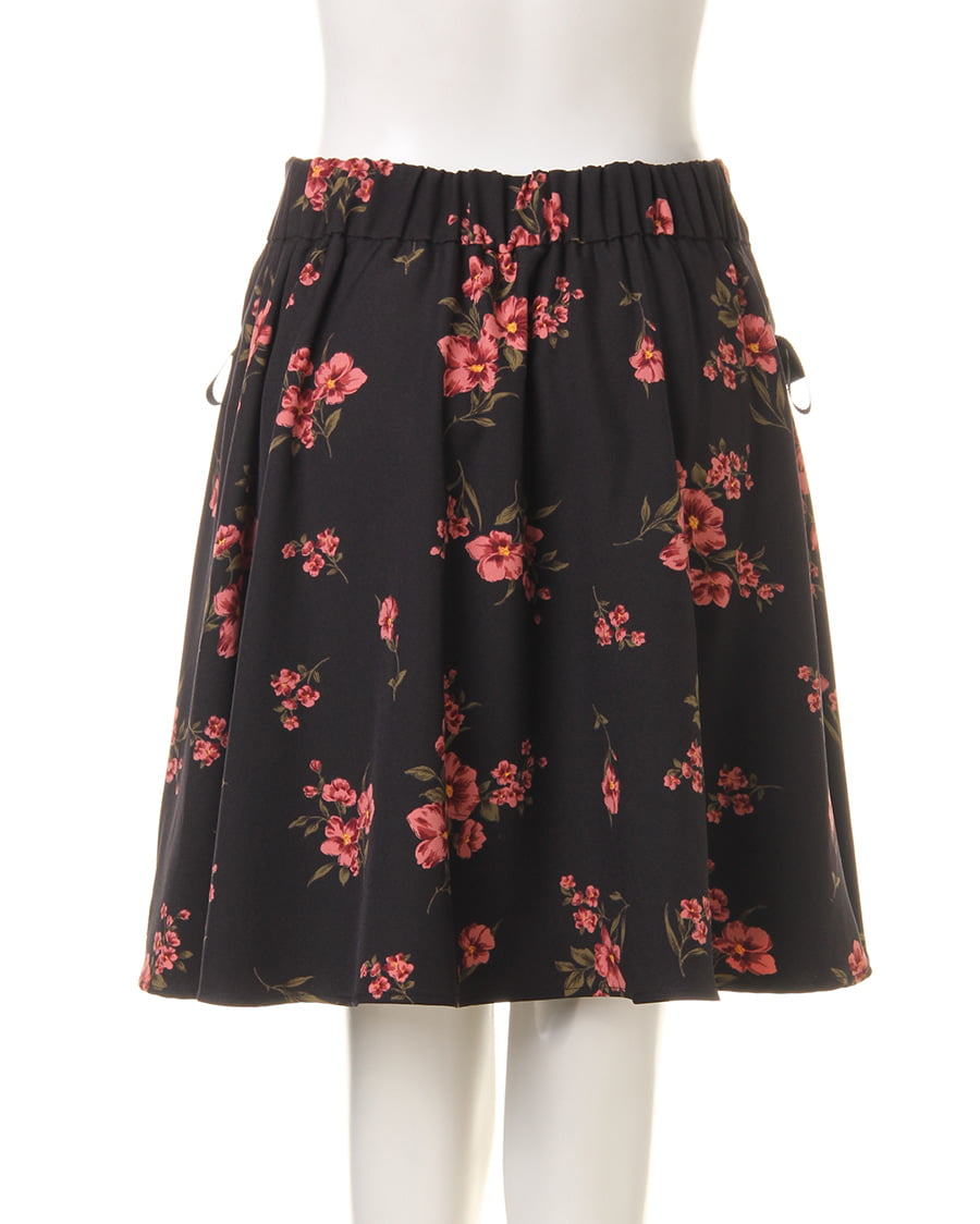 【ROTATE】エレガント♪BLACK 花柄アップリケスカート レースUP花柄スカート｜allamanda(アラマンダ) 公式通販｜INGNI