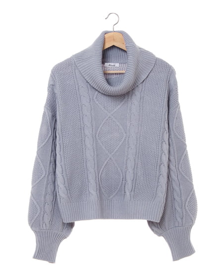 ケーブル／オフタートルニット