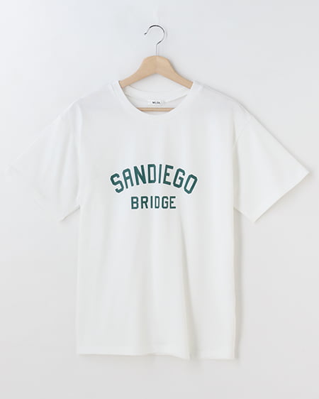 【WEB限定】ラウンドカレッジロゴTシャツ