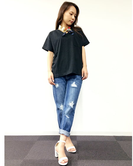INGNI（イング） イレヘムVネックTシャツ＋バンダナ柄スカーフSET ｸﾛ