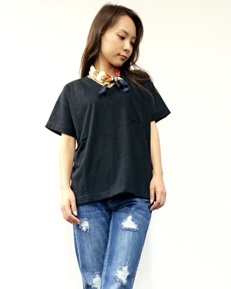 INGNI(イング) イレヘムVネックTシャツ＋バンダナ柄スカーフSET ｸﾛ