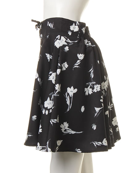 INGNI（イング） ヨークシアーリブTOPS＋レースアップ花柄スカート／SET ﾎﾞﾙﾄﾞｰ