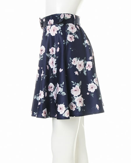 INGNI（イング） 装飾クルーネックニット＋ベルト付花柄スカート／SET ｵﾌﾎﾜｲﾄ