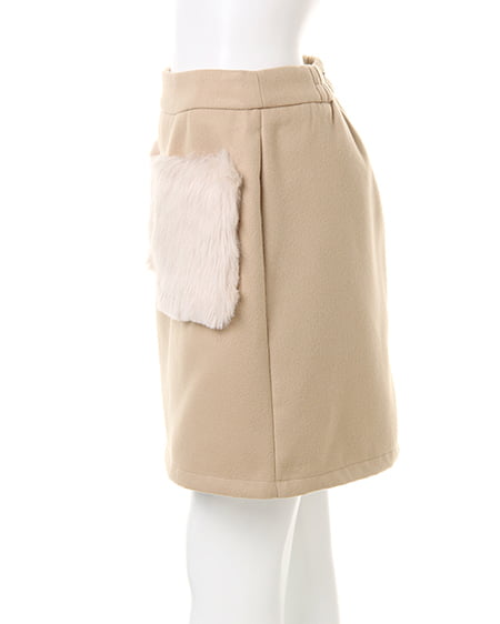 INGNI（イング） 装飾付クルーネックニット＋ポケットファー付台形スカート／SET ｸﾛ